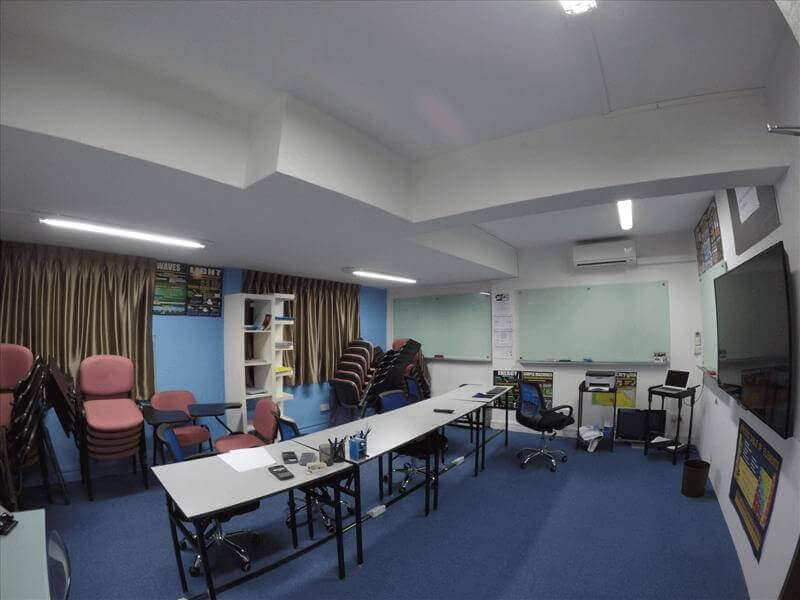(Sold) Cheap Rental: Renovated & Near MRT Tuition Centre For Takeover