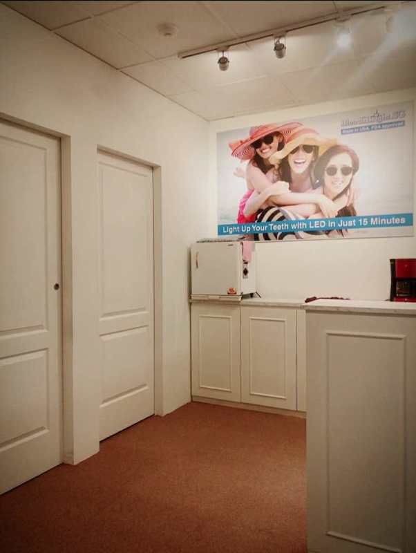 NO TAKEOVER FEE. Beauty Salon Shop At Holland Village.   Call 90083036