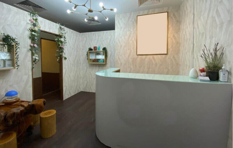 Newly Renovated Beauty Salon For Take Over. 5 Rooms + Bath