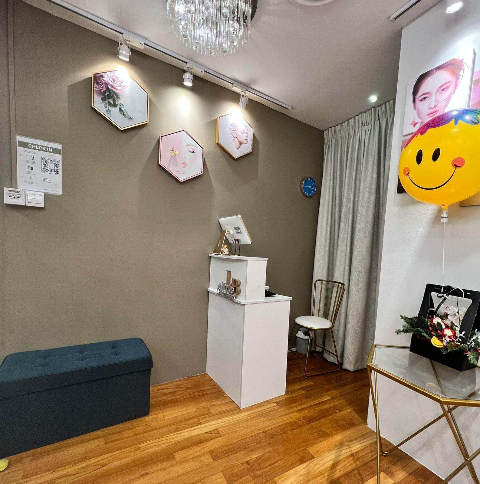 (Expired)Beauty Salon Shop Premise In CBD For Takeover