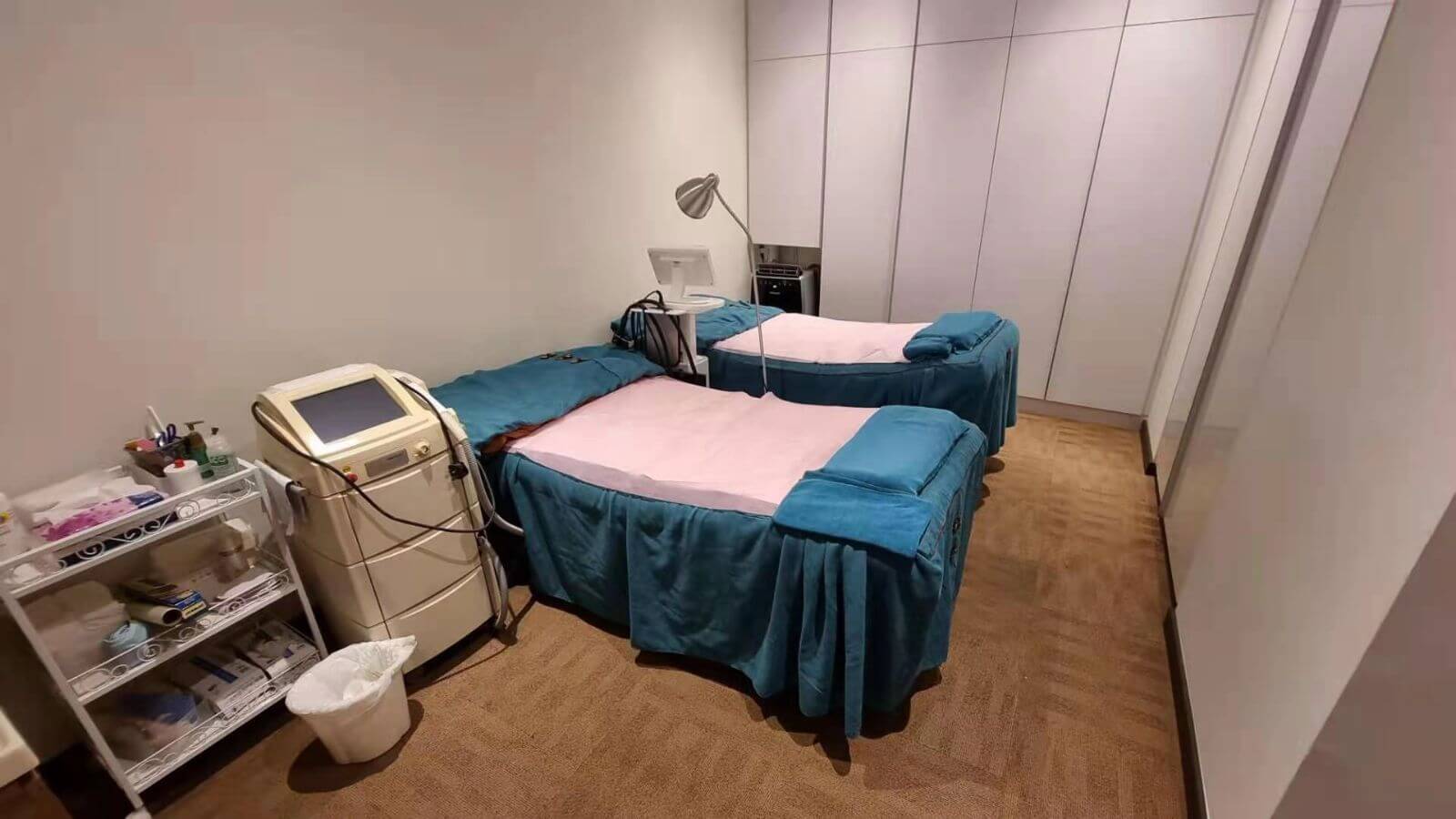Very Profitable Aesthetic Clinic With All Equipment And License And Employees For Takeover高利润医美诊所转让