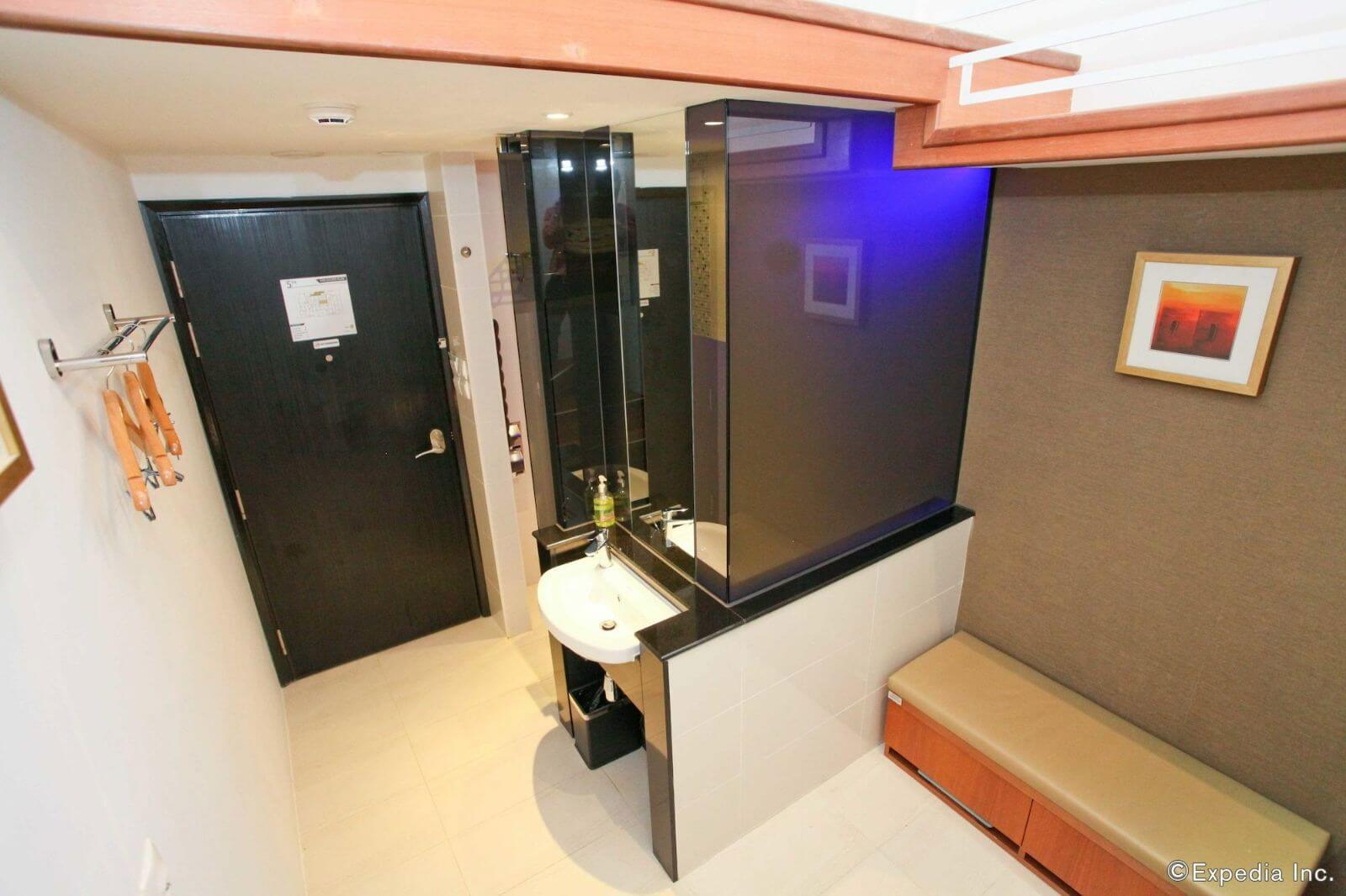Prime Boutique Hotel For Sale !    三星酒店出售 ！