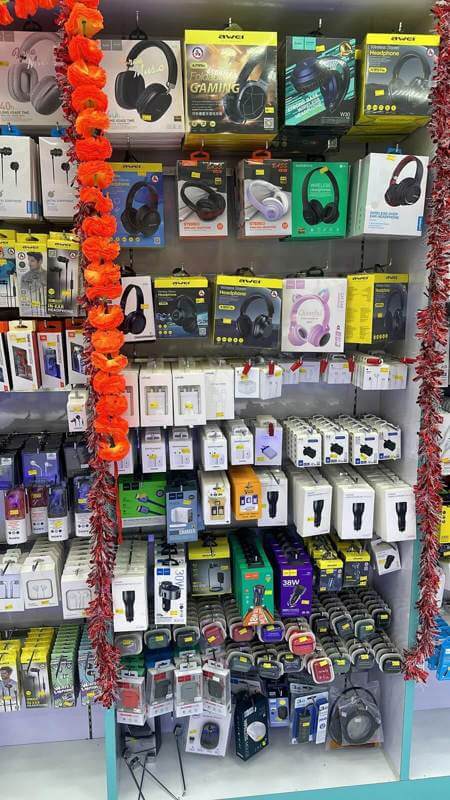 Mobile Marvel: A Spectacular Shop Takeover!