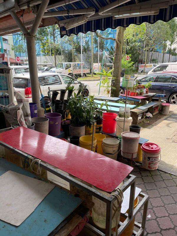 (Expired)Yellow Box Rental In High-Traffic Area!