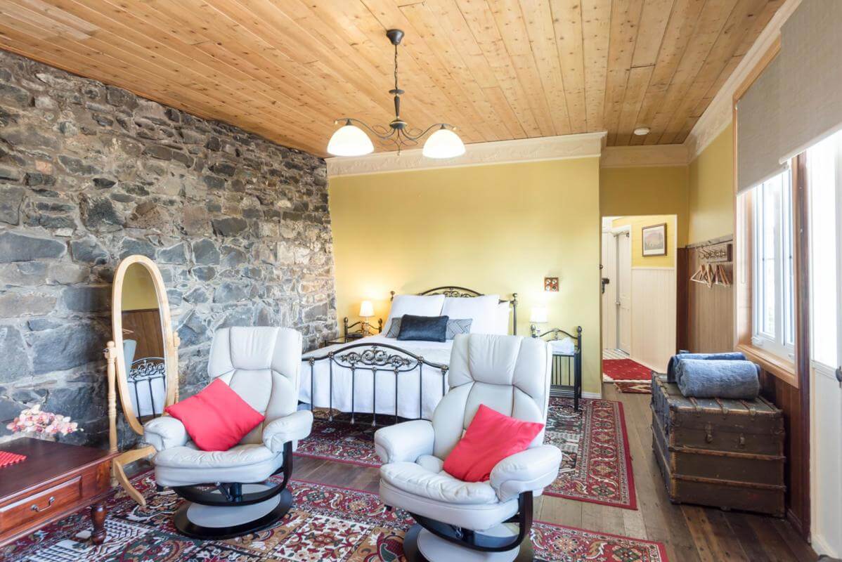 Rare Freehold Outstanding Short Term Rental Cottages+Passive Rent From Cafe