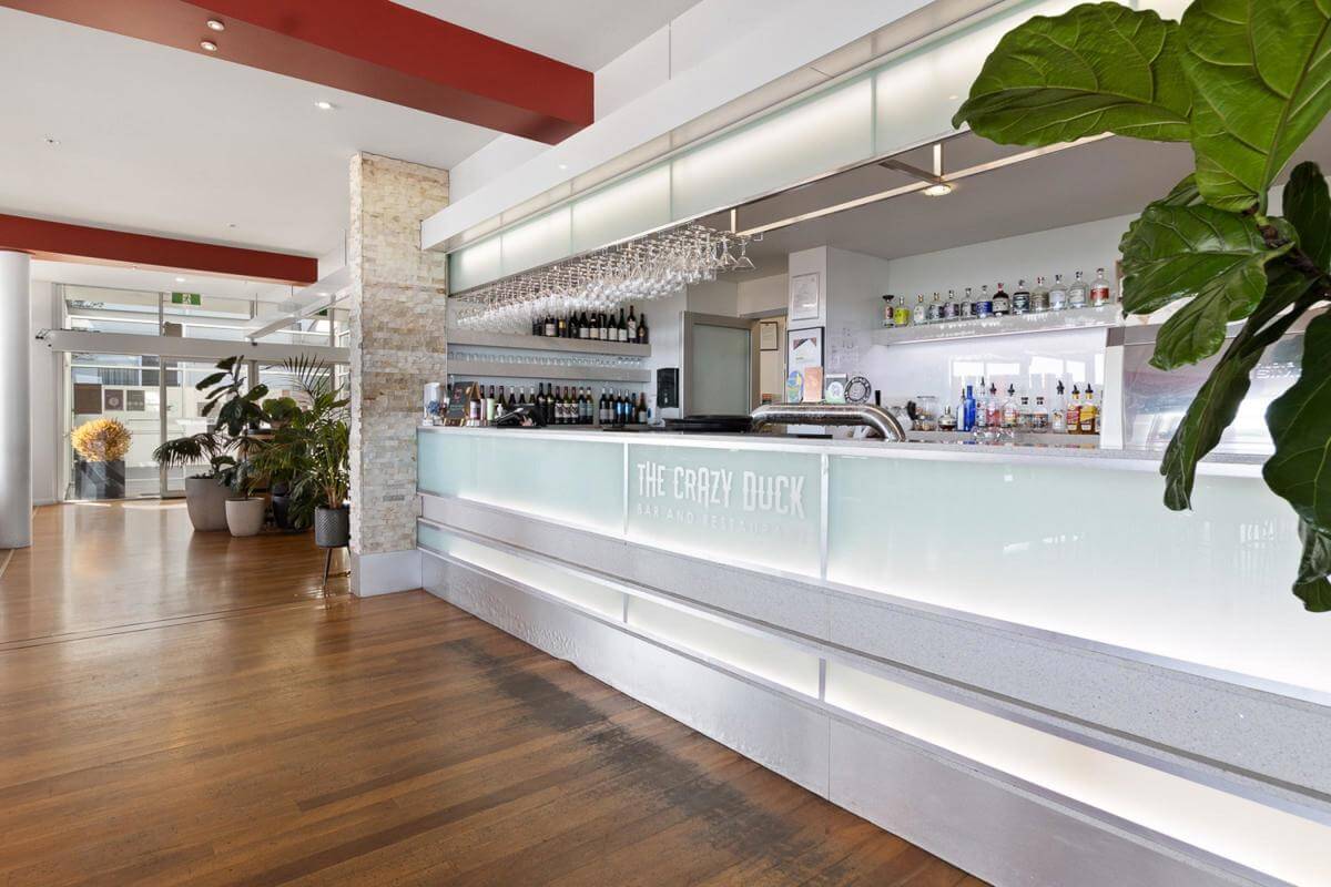 FANTASTIC PASSIVE INVESTMENT MOTEL RESTAURANT CAFE NET RENTAL INCOME $104,000 PA