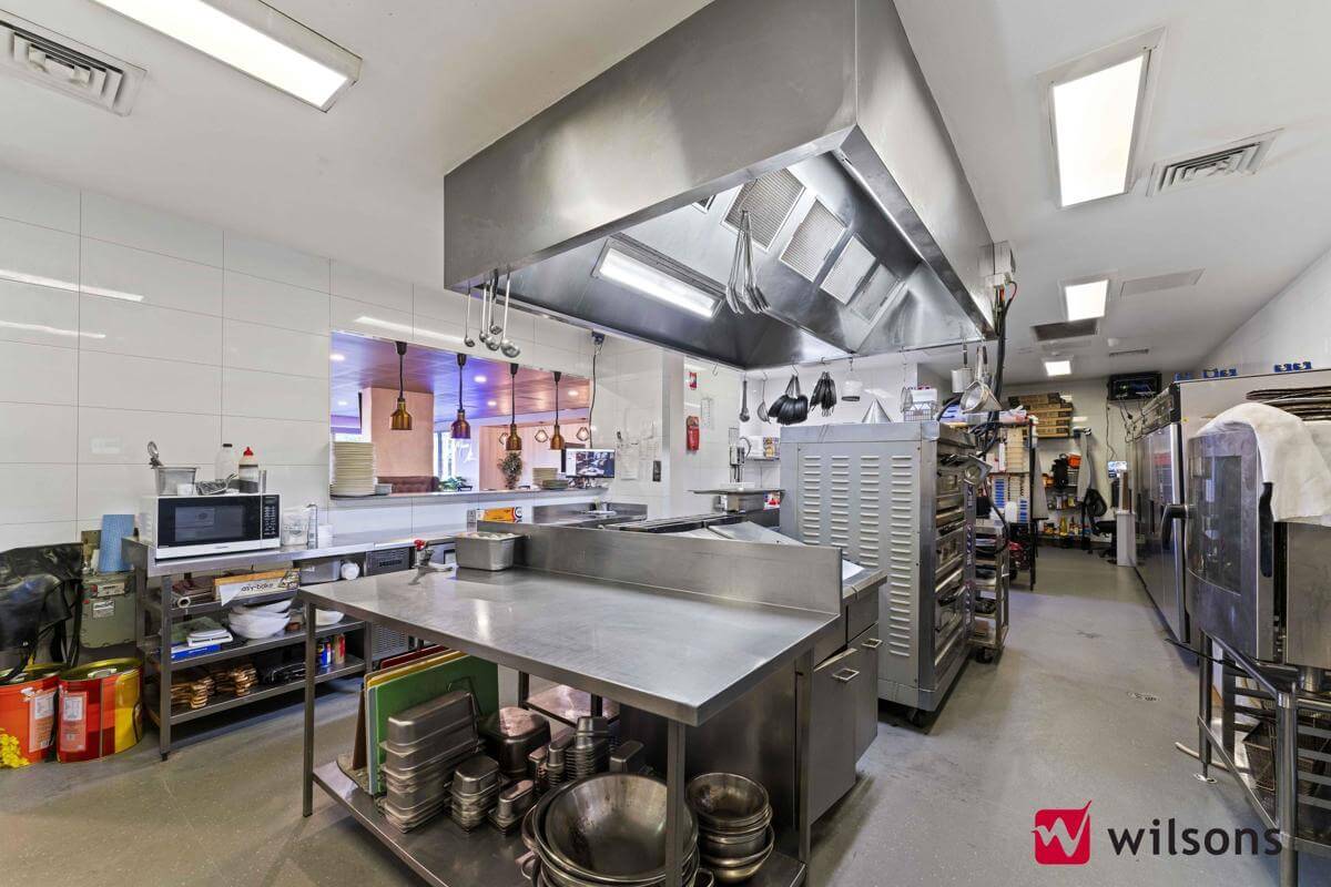 Fantastic Beach suburb cafe/restaurant