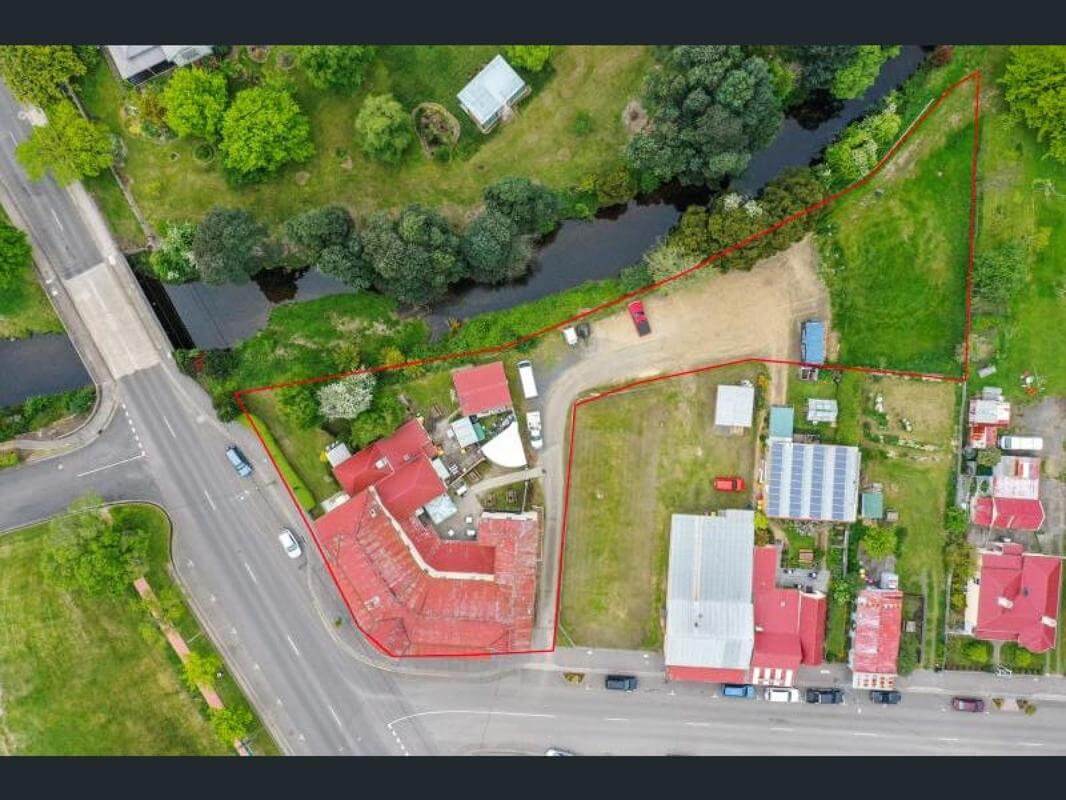 Freehold Passive Investment, Experienced Tenant, Long Lease, 8.5% Net Return from year 2