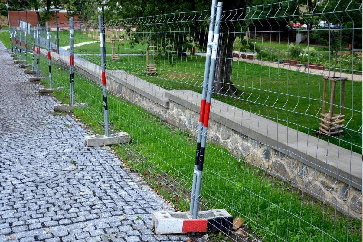 UNDER CONTRACT - Temporary Fencing Nth NSW  $585,629 Profit to Working owner 30 hrs p/w