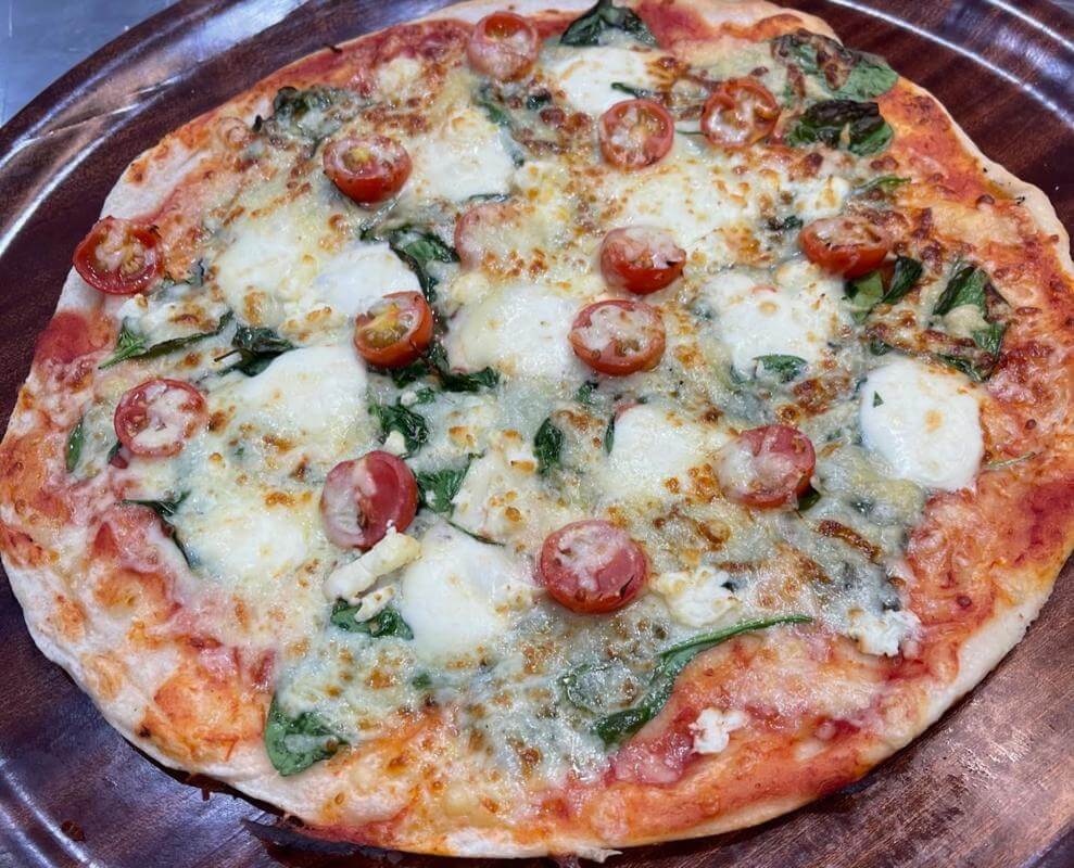 Established Pizza Shop. Authentic Italian Cuisine in Prime Central Coast Location