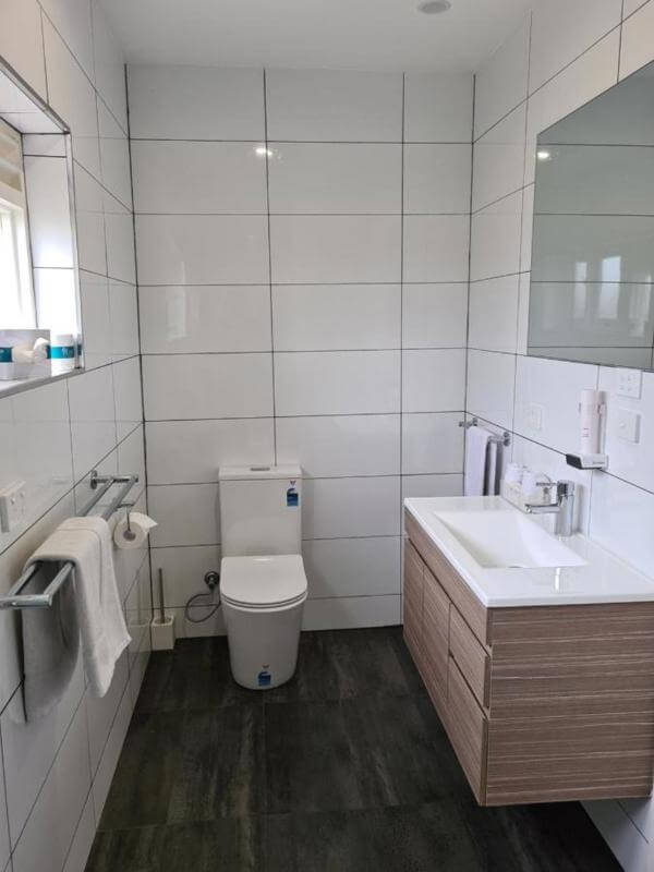 Leasehold 29 Room Motel Fully Licensed w/ 3BR Managers Residence 30Yr Lease Netting >$400k FY23