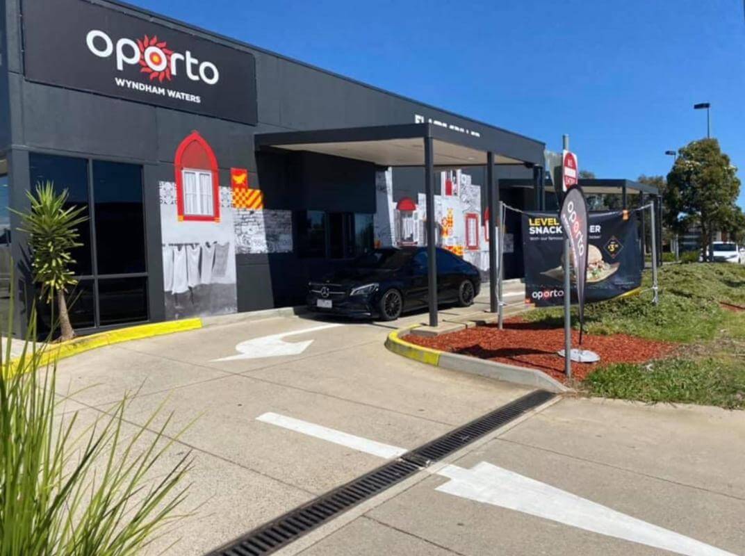 Oporto Williams Landing - Busy Drive through Location