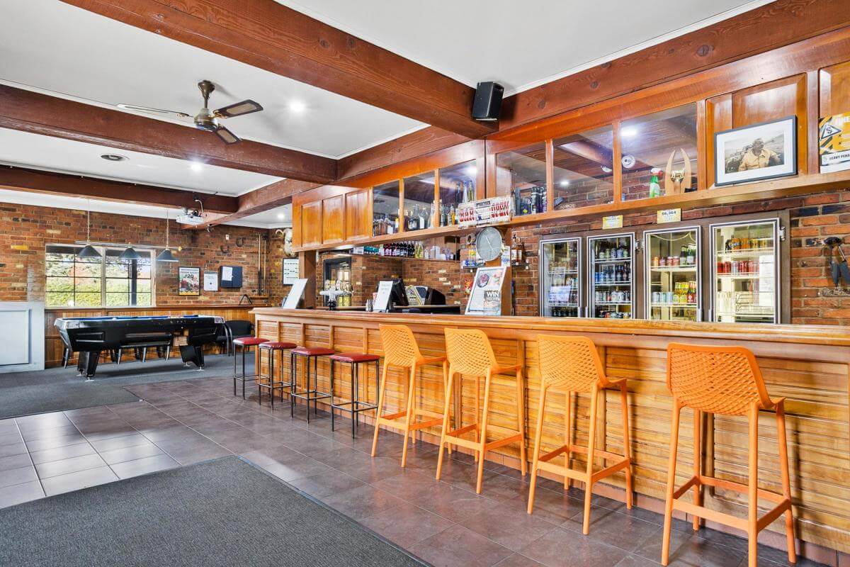 Huntington Tavern, 30 year lease Offers Over$99,500+sav