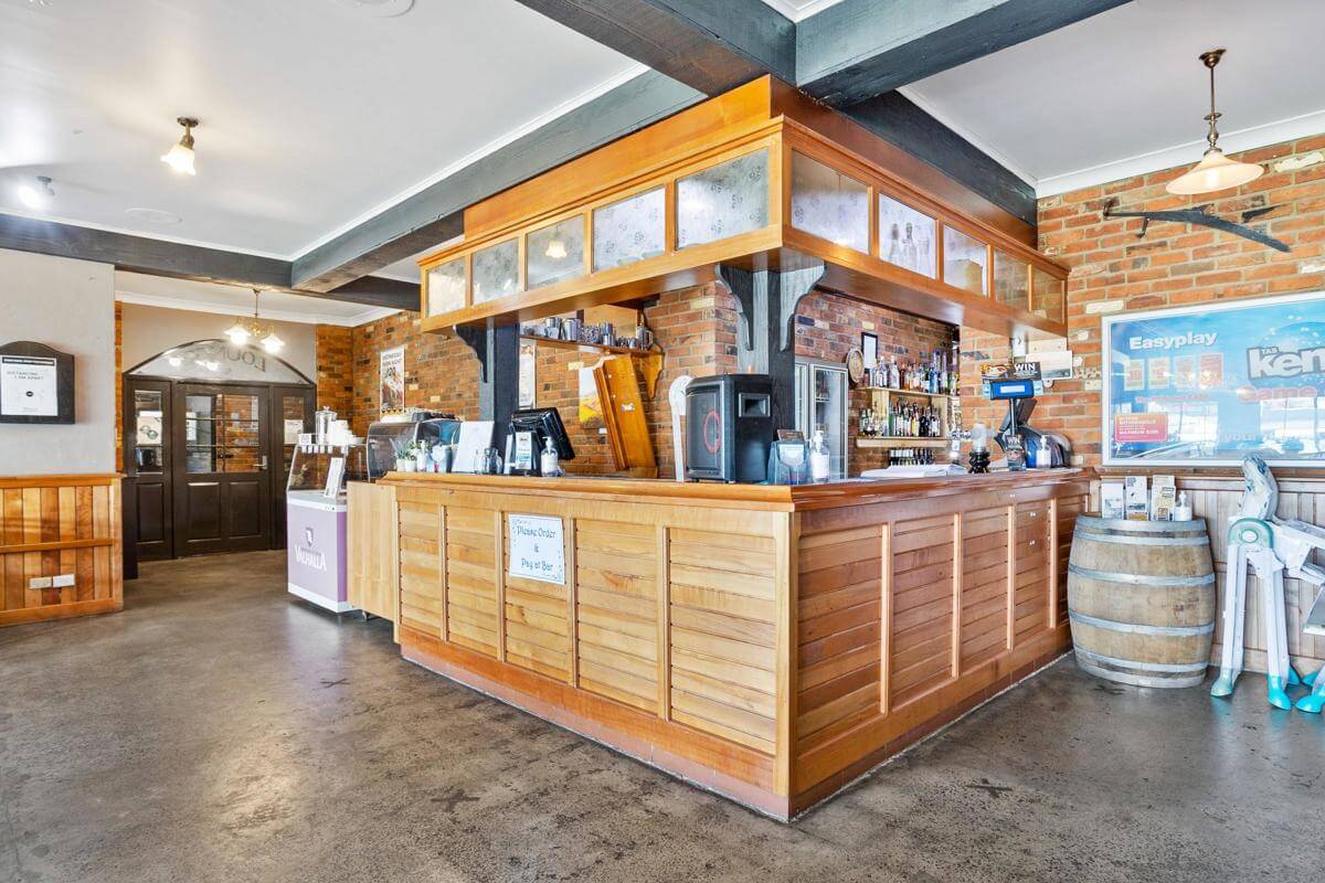 Huntington Tavern, 30 year lease Offers Over$99,500+sav