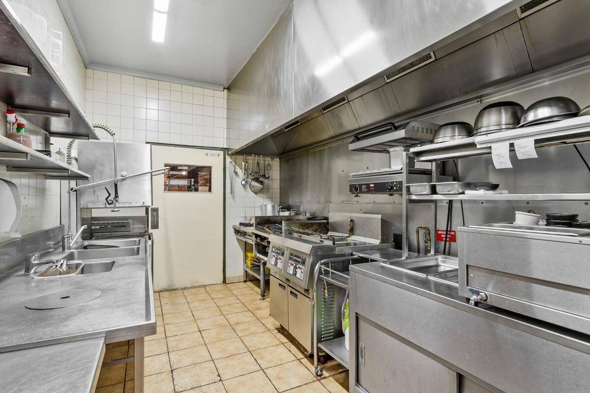 Huntington Tavern, 30 year lease Offers Over$99,500+sav