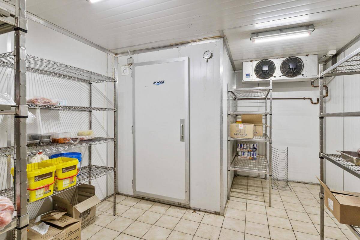 Huntington Tavern, 30 year lease Offers Over$99,500+sav