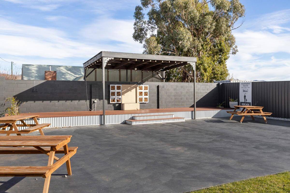 Huntington Tavern, 30 year lease Offers Over$99,500+sav