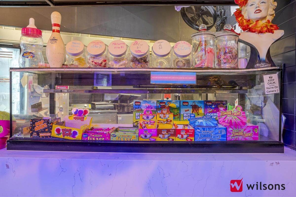 Retro themed Ice cream café & burger bar