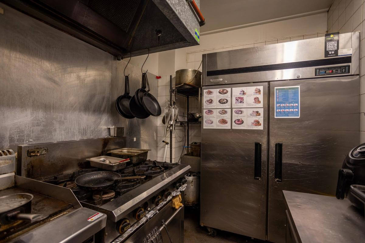 GREAT OPPORTUNITY | CAFÉ IN FANTASTIC POSITION | MAS