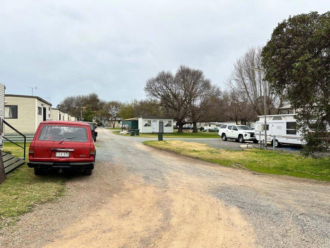 Caravan Cabin park. Vendors terms available. !!