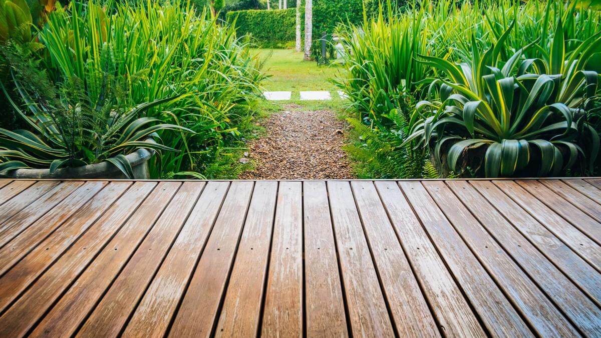 TIMBER DECK MAINTENANCE  URGENT SALE!! VENDOR RELOCTING INTERSTATE  ALL OFFERS CONSIDERED!