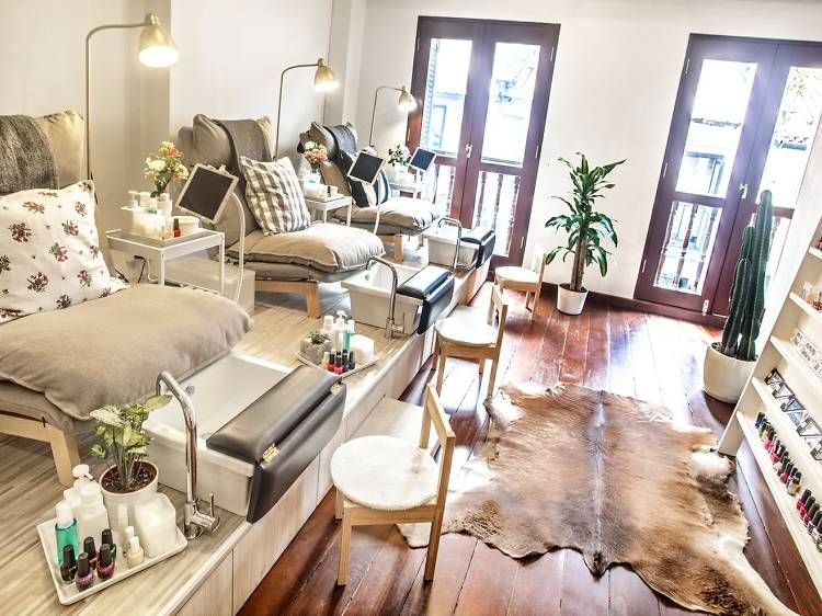 Profitable Beauty Salon At Yishun And/Or Clementi For Takeover