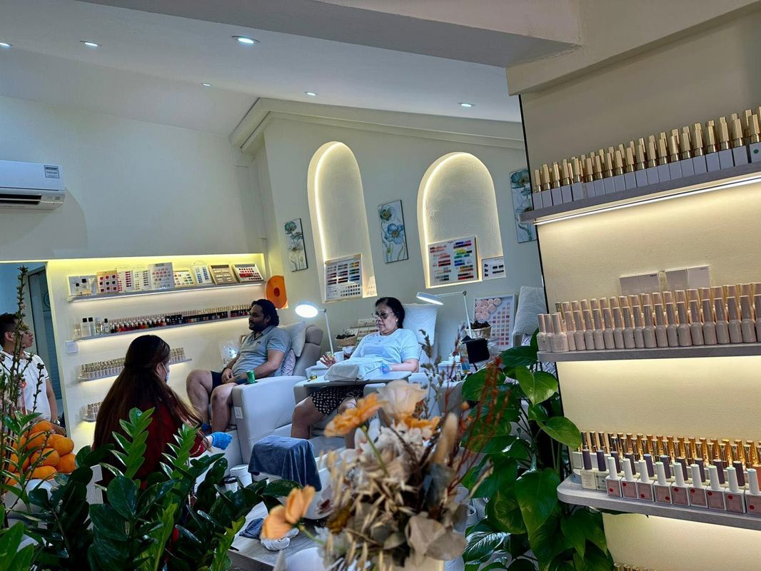 Profitable Beauty Salon At Yishun And/Or Clementi For Takeover