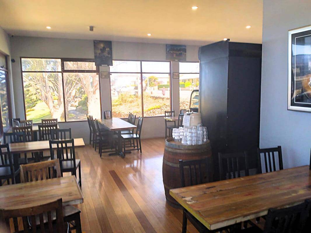 Exceptional Million $ T/O Restaurant Cafe Takeaway, Netting $277k by EOI Very Motivated Vendor