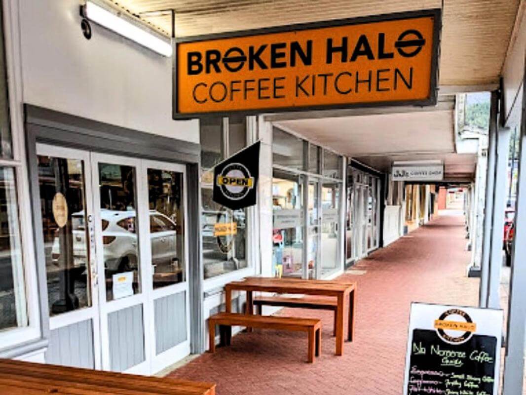 $700,000+ Turnover All Takeaway Queenstown's Best Busiest & Only Takeaway L/hold $200K+sav neg