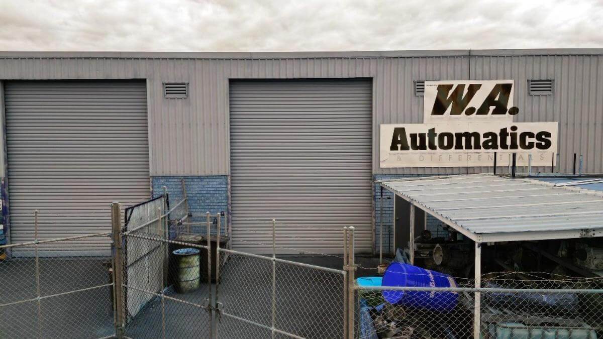 Commercial Property for Sale: Fully Equipped Mechanical Workshop