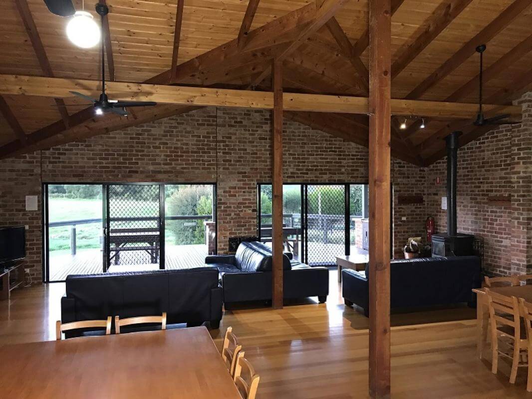 HOLIDAY COTTAGES, COASTAL, MOTEL