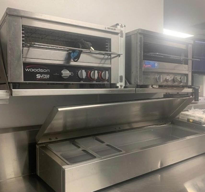 Magnificent Chicken & Chip takeaway, Gold Coast north, Near new equipment, Possible for 491 Visa!