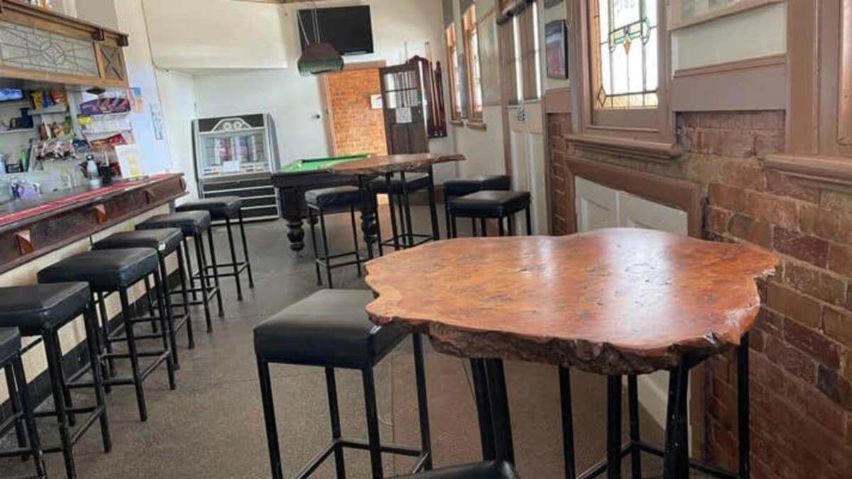 The BEST -Freehold & Business Hotel/Motel with Post Office on the market !