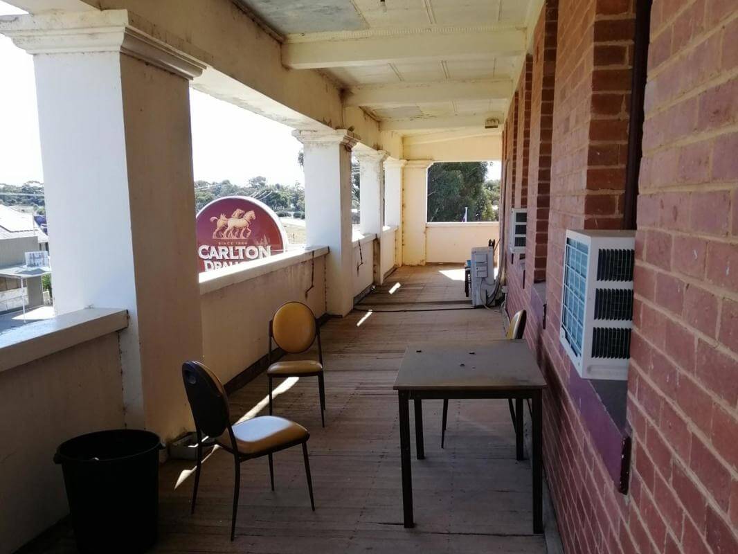 $150,000 NET, Hotel/Motel   Vendors terms