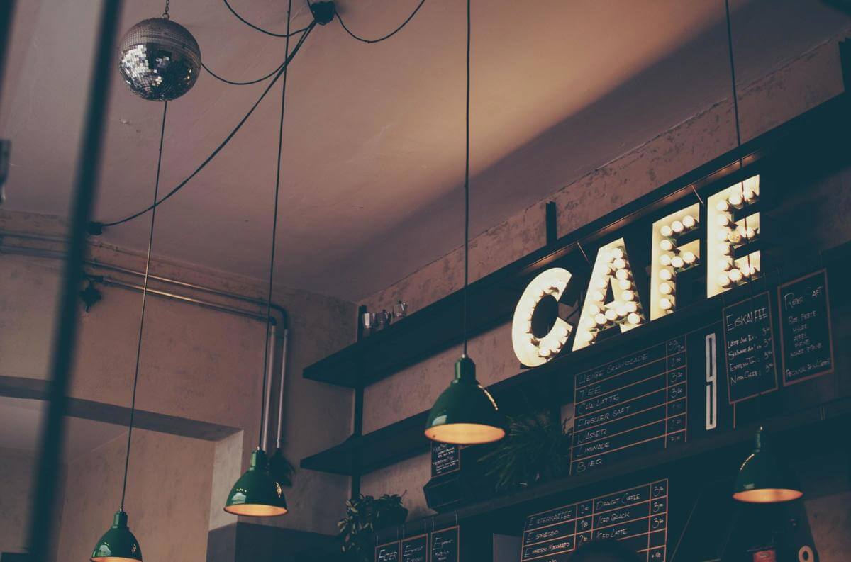 MODERN TAKEAWAY CAFÉ + FULLY EQUIPPED FOOD TRAILER |UNDER MANAGEMENT |FREEHOLD SALE OPTION AVAILABLE
