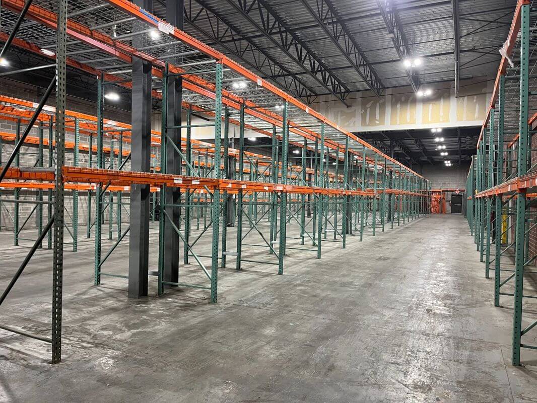 Commack工业园21000仓库+6000平方尺 A级办公室出租