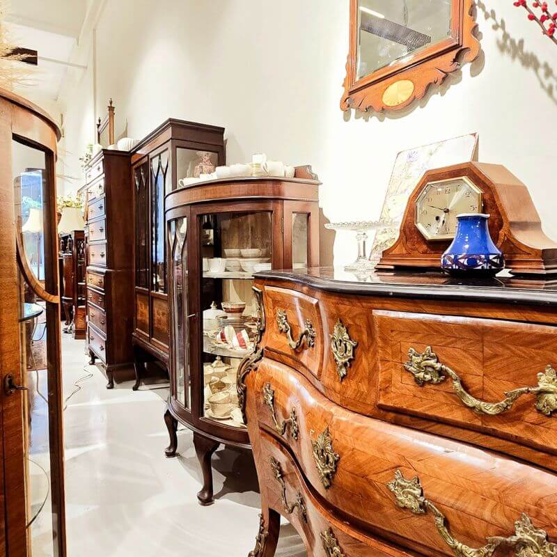 Successful Ecommerce Antique And Vintage Business In SG With 6,000+ Loyal Clients