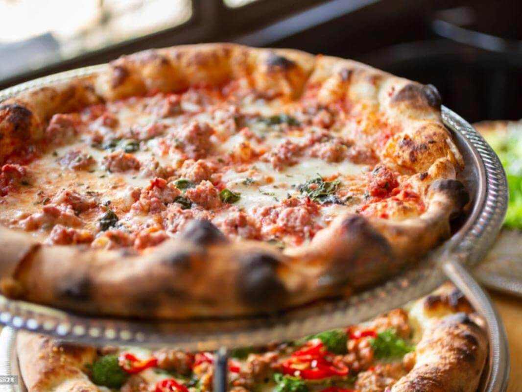 Crust Pizza Inner West | $1.23M Revenue | Est. 2013 | Extra Income from Upstairs Sublet