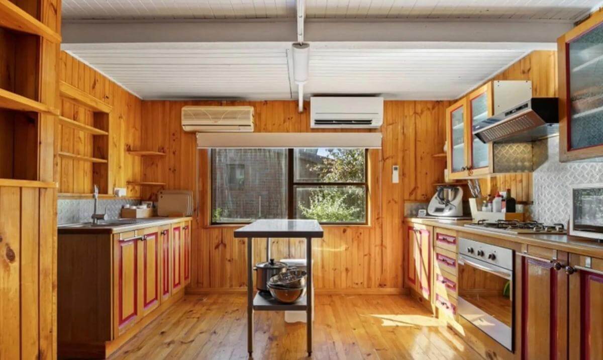 Freehold and Business    Convenience/General store