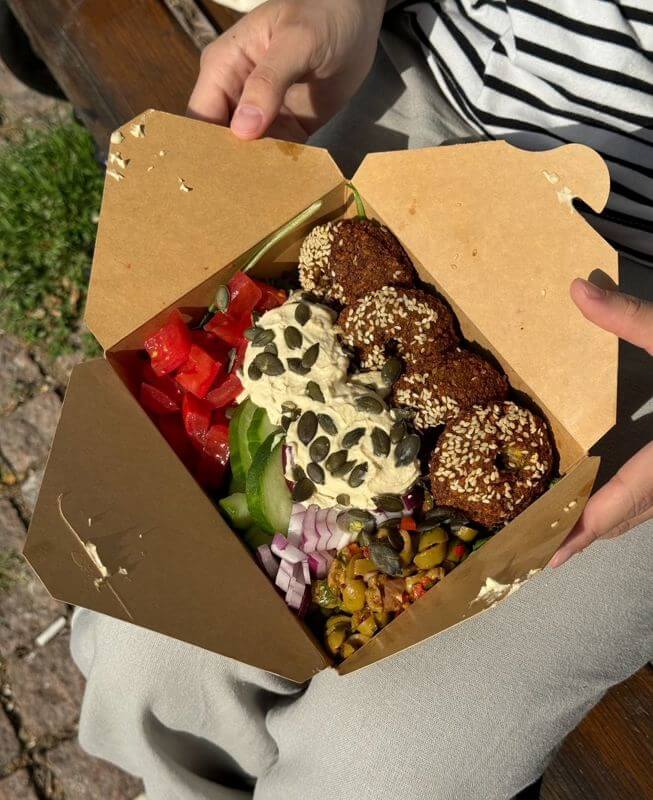 Popular Vegan Restaurant In Prime Downtown Location