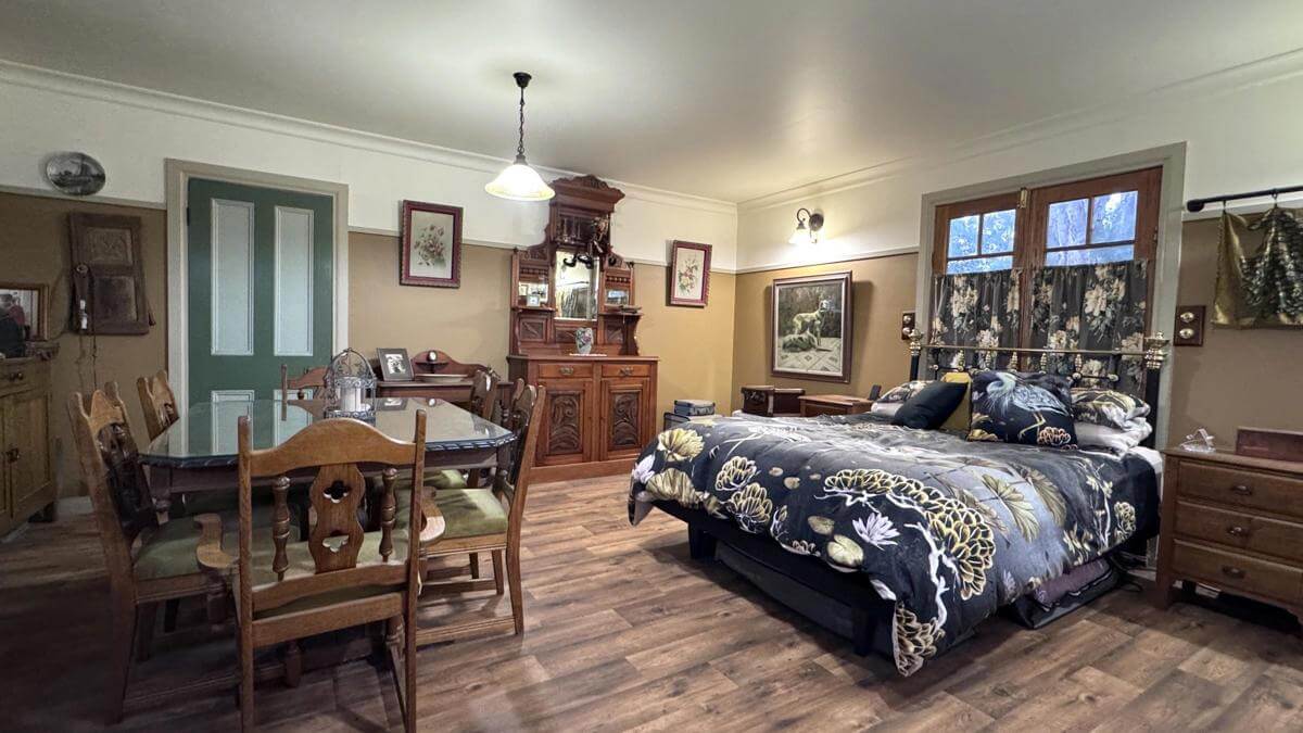 UNDER CONTRACT FREEHOLD AUS POST TASMANIA