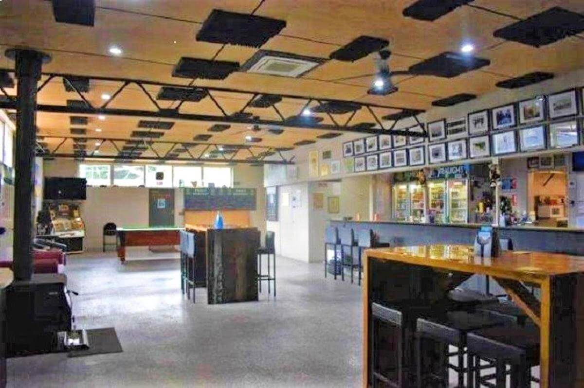 Best Value  Tasmanian Hotel All Revenue Streams , Excellent Presentation FHGC 0/0 $895,000 +sav