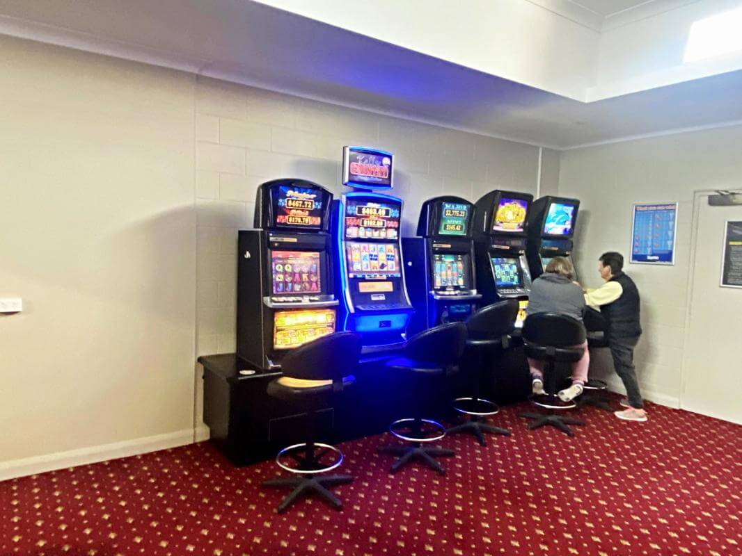 Best Value  Tasmanian Hotel All Revenue Streams , Excellent Presentation FHGC 0/0 $895,000 +sav