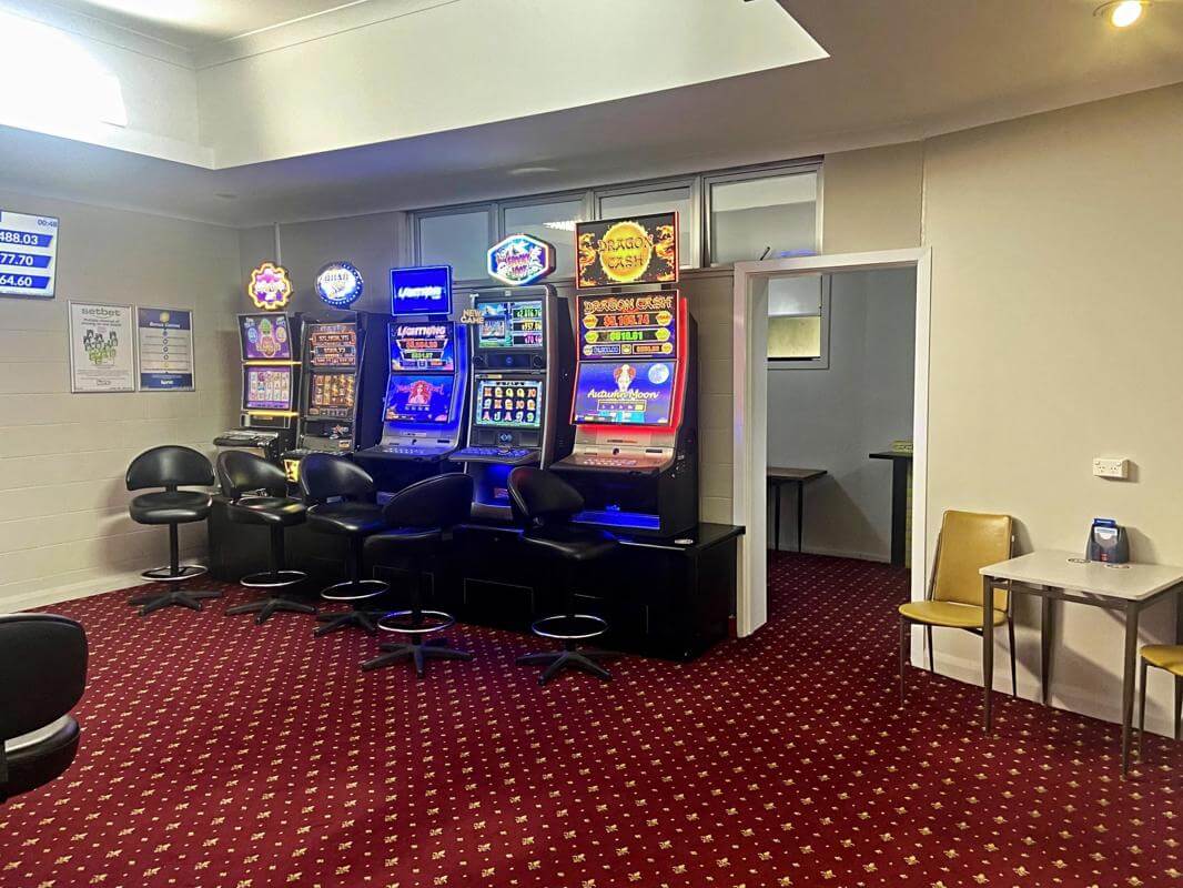 Best Value  Tasmanian Hotel All Revenue Streams , Excellent Presentation FHGC 0/0 $895,000 +sav