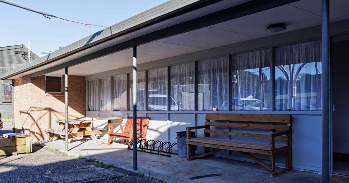 Best Value  Tasmanian Hotel All Revenue Streams , Excellent Presentation FHGC 0/0 $895,000 +sav