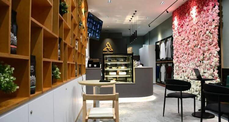 Rare Fully Loaded Cafe In Telok Kurau Estate For 60k-70k!