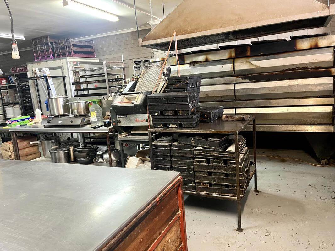 Freehold property sale George Town Blank Canvas Potential Cafe Bakery Restaurant Retail O/O $299,000