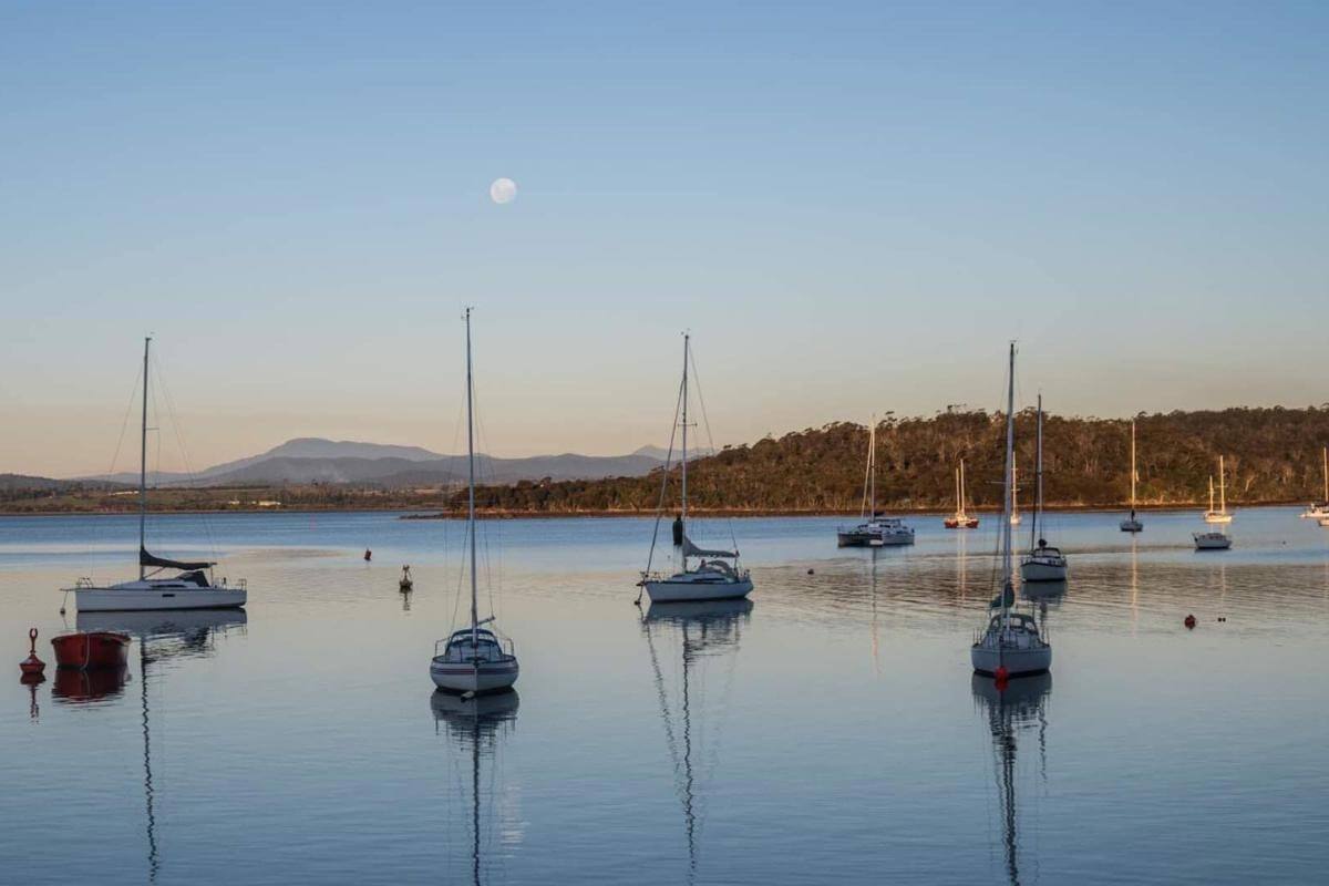 L/hold Beauty Point Waterfront Hotel Glorious River Views 20 Pokies All Income Streams