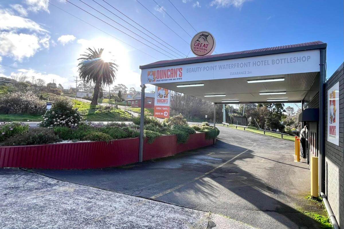 L/hold Beauty Point Waterfront Hotel Glorious River Views 20 Pokies All Income Streams