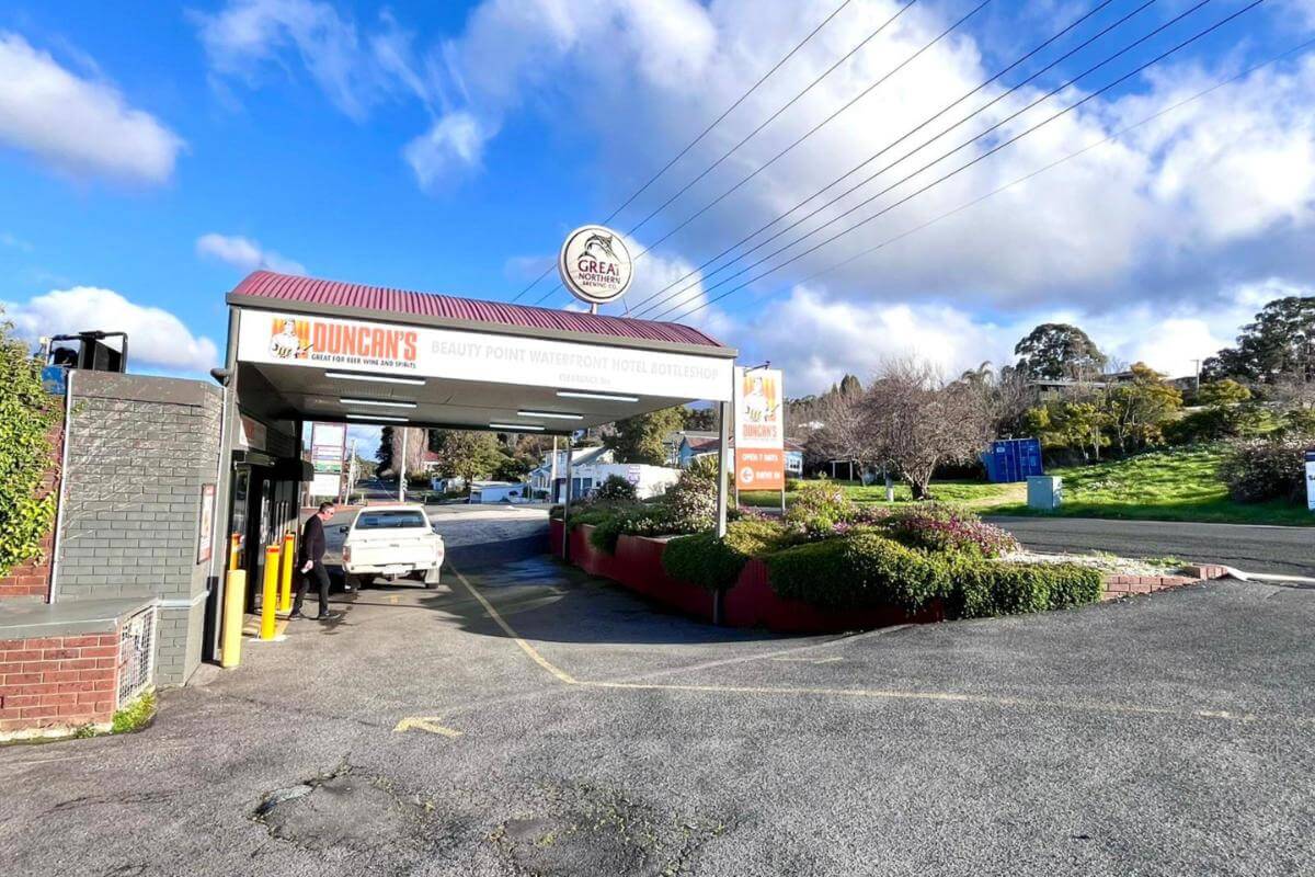 L/hold Beauty Point Waterfront Hotel Glorious River Views 20 Pokies All Income Streams